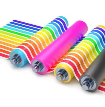 Druk etykiet w drukarni flexo